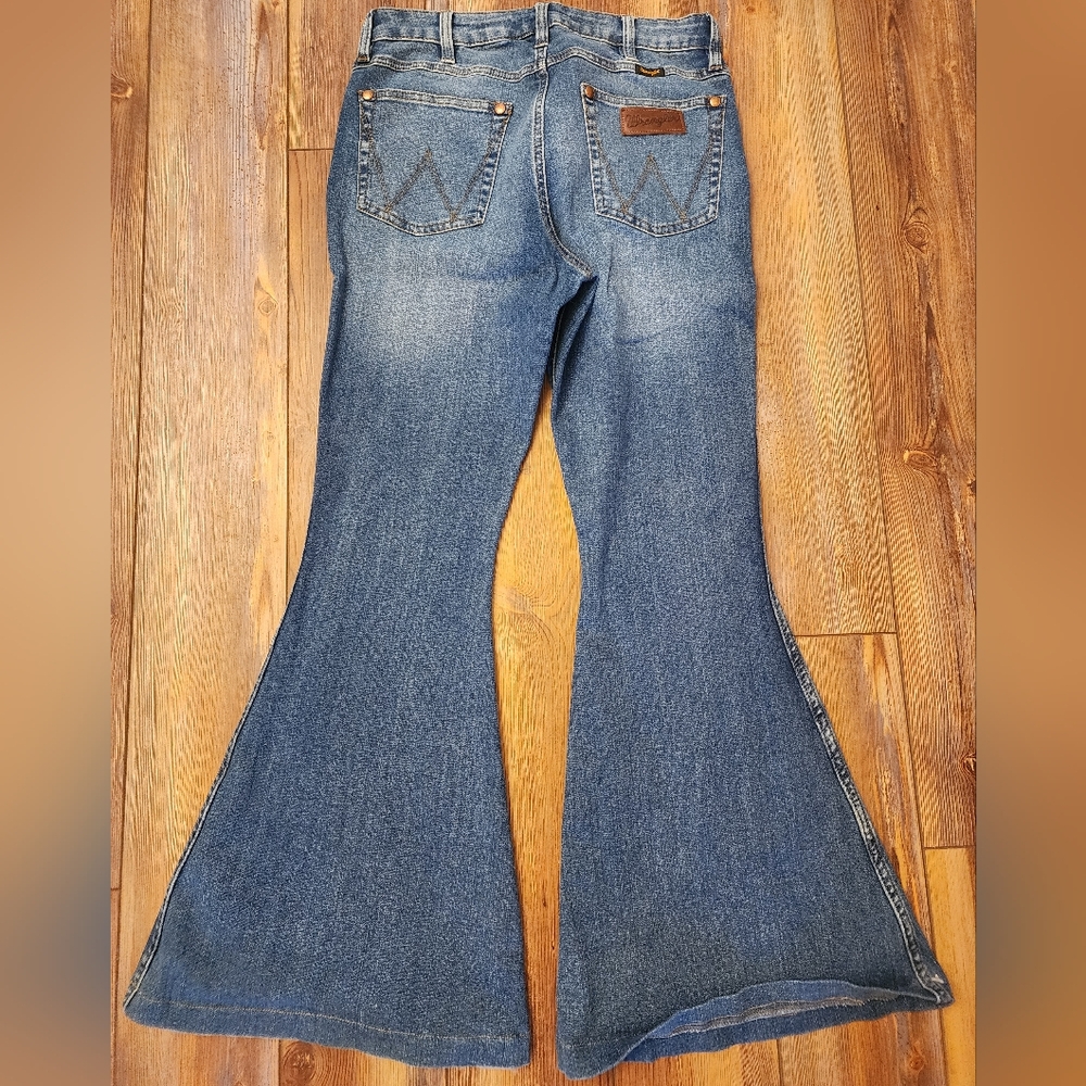Wrangler Retro High Rise Flares